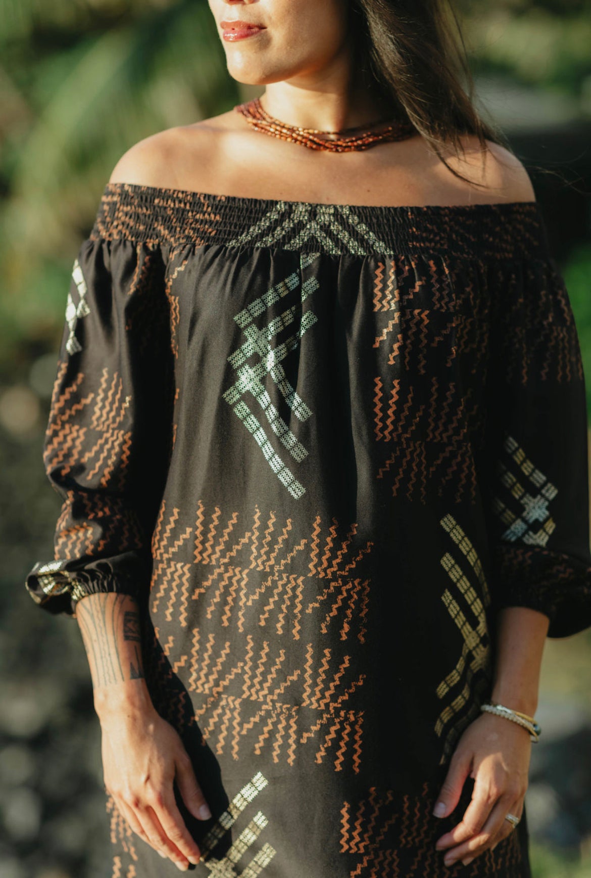 KUAHIWI SMOCK LONG SLEEVE DRESS (Black/Gold/Rust)