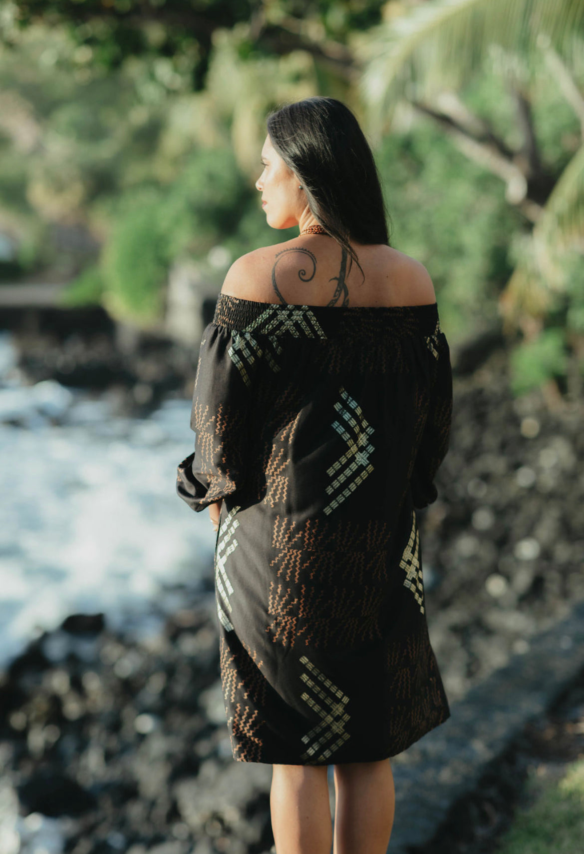 KUAHIWI SMOCK LONG SLEEVE DRESS (Black/Gold/Rust)