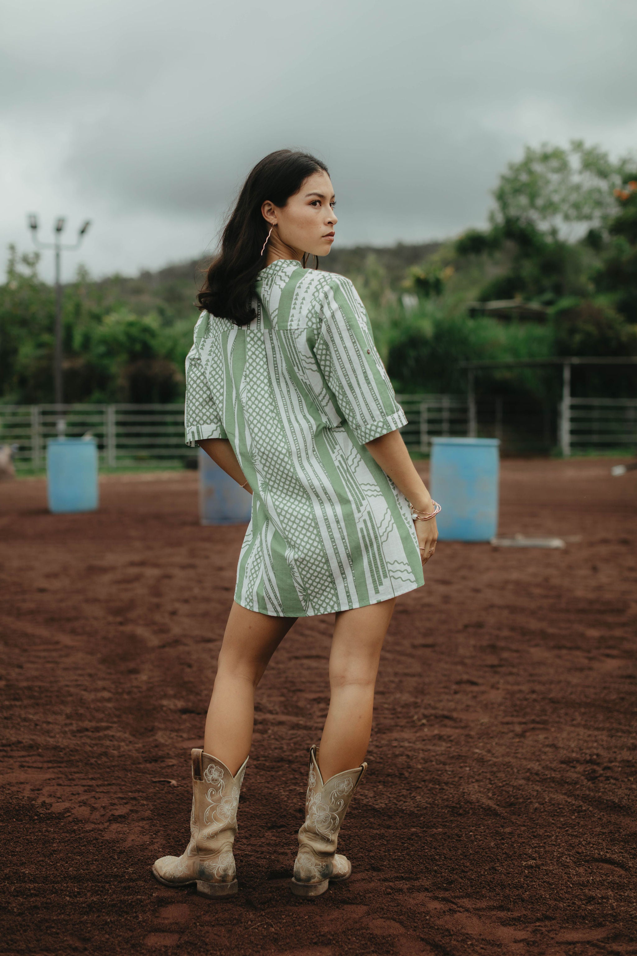 MOANANUI V-NECK BLOUSE