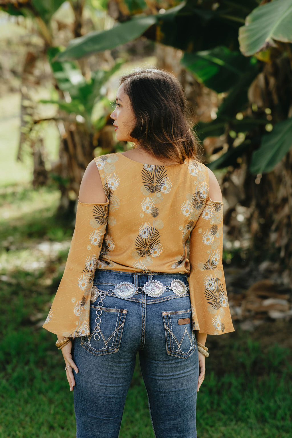 'ŌPIHI OFF SHOULDER BLOUSE